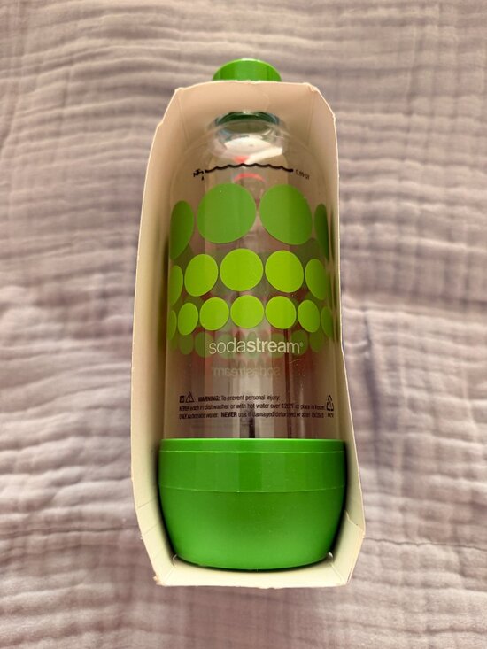 NIB - SodaStream 1L Classic Carbonating Bottles - Set of 2 - Picture 4 of 7